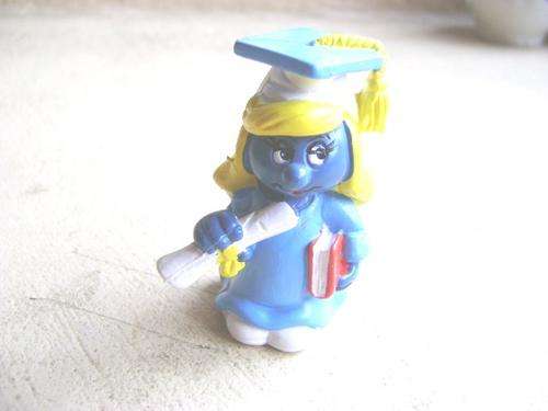 VINTAGE 1981  PEYO SCHLEIGH HK GRADUATE SMURFETTE
