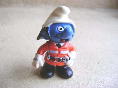 VINTAGE 1999 PEYO SCHLEIGH FIRE CHIEF SMURF