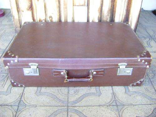 VINTAGE EXTRA LARGE SUITCASE WITH LEATHER HANDLE AND CORNERS