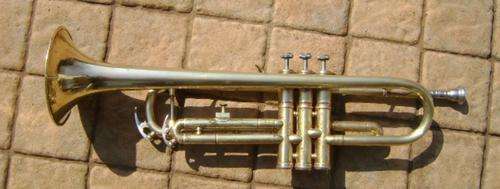 VINTAGE 1967 CARAVELLE DEG USA TRUMPET