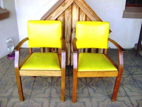2 X VINTAGE FUNKY YELLOW ARMREST CHAIRS