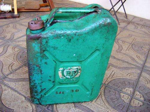 VINTAGE 1 GALLON BP MOTOR OIL EMBOSSED METAL CAN