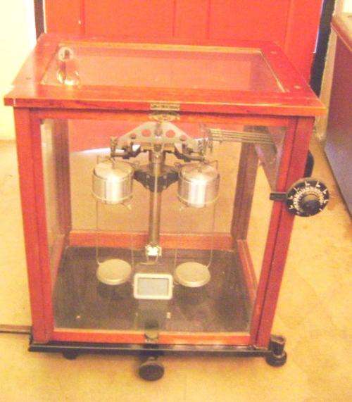 VINTAGE SEMI-MICRO SARTORIUS WERKE GOTTINGEN BALANCE SCALE