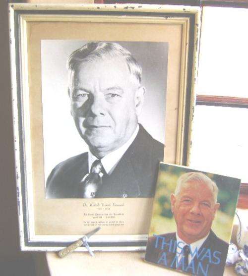 RARE ORIGINAL  DR HF VERWOERD  PHOTO AND BOOK