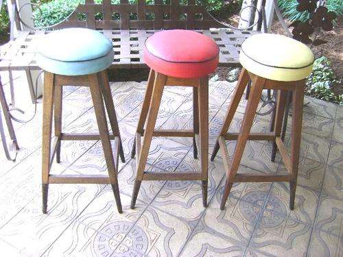 VINTAGE SOLID OAK BAR STOOLS LOT