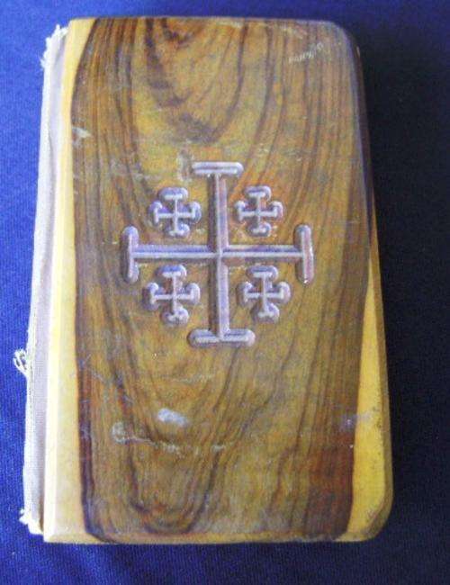 RARE WW2 WOODEN COVERS SERVICE MEN BIBLE WITH SMUTS MESSAGES 1943