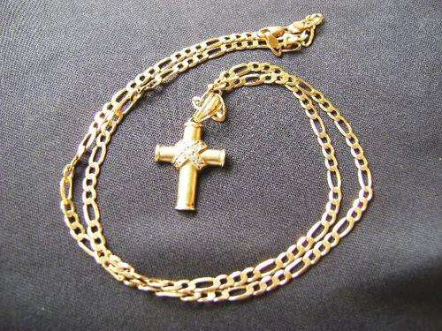 9 CT GOLD CROSS AND 60 CM LARGE SHACKLE CHAIN 14.3 g