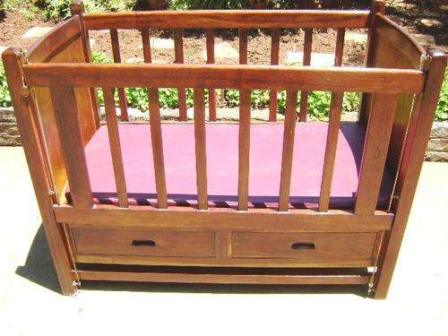 EXCELLENT OLD SOLID COT WITH DRAWERS