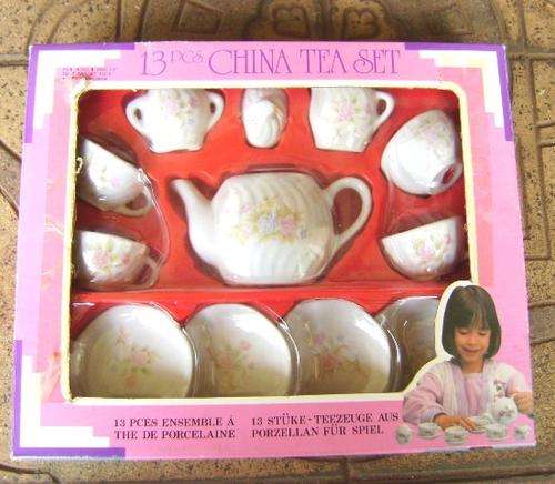 VINTAGE CHINA PORCELAIN DOLL TEA SET BOXED.