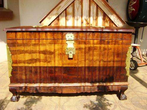 BEAUTIFUL 62 YEAR OLD BALL AND CLAW KIST WITH SOLID BRASS FITTINGS