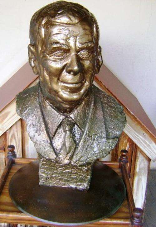 1963  DR H F VERWOERD BUST BY C MASSYN