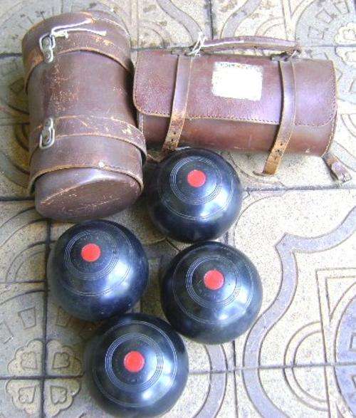 VINTAGE 1933 STANDARD BOWLS BALL SET
