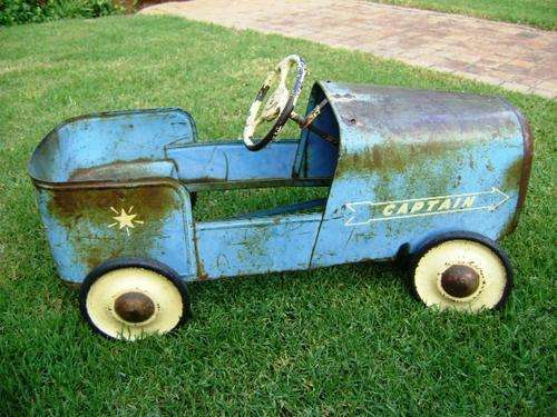 VINTAGE 1957 SA TRIANG LINES BROS CAPTAIN PEDAL CAR COMPLETE WORKING CONDITION.