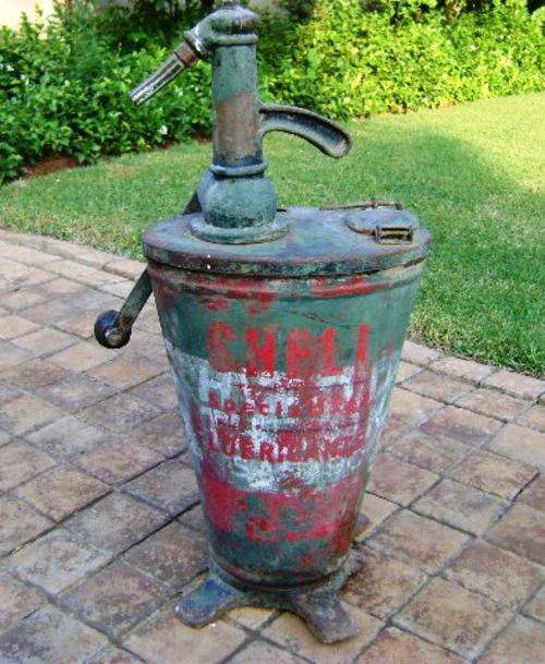 VINTAGE LARGE SHELL WORKSHOP GREASE PUMP