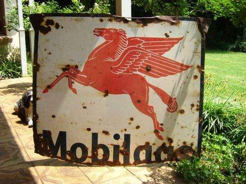 VINTAGE PEGASUS MOBILGAS VITREOUS ENAMEL SIGN