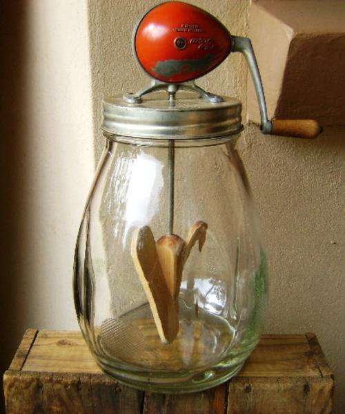 VINTAGE EMBOSSED N40 BLOW CHURN MADE IN ENGLAND
