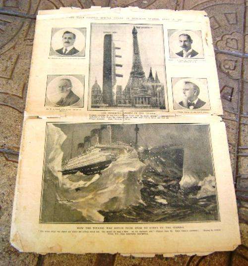 RARE 1912 NEWSPAPER PAGES OF THE SINKING OF THE TITANIC
