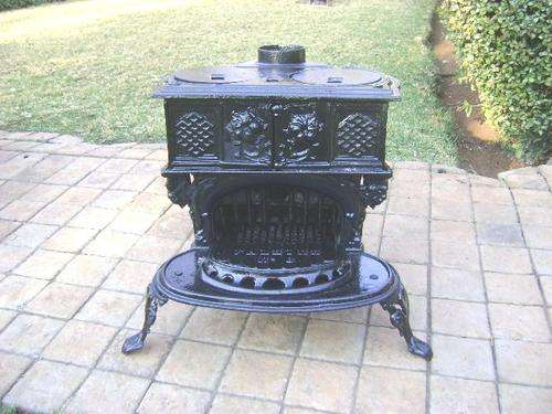 VINTAGE NO 6 QUEEN ANNE COAL STOVE BY FALKIRK IN GOOD CONDITION.