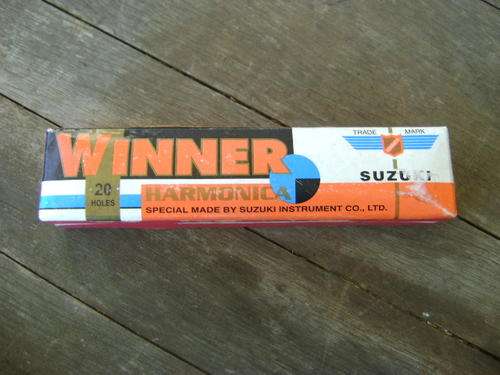 VINTAGE SUZUKI MINT 20 HOLE HARMONICA IN C