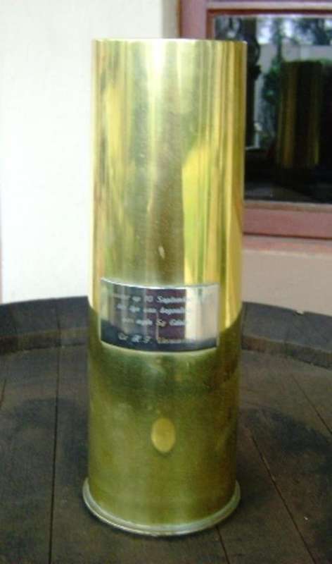 25 POUNDER  SHELL SHOT ON THE FUNERAL OF DR H F VERWOERD IN 1966