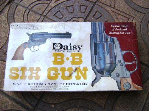 VINTAGE DAISY SIX-GUN BOXED EXCELLENT CONDITION