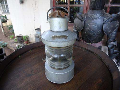 VINTAGE SHIPS TOP LIGHT LANTERN WITH ORIGINAL LAMP BURNER