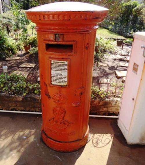 1901-1910 KING EDWARD VII CAST IRON POST BOX WITH KEY