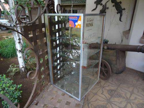 VINTAGE TABLE TOP DISPLAY CABINET