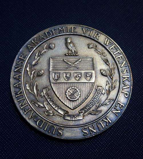 SUID AFRIKAANSE WETENSKAP EN KULTUUR EREPENNING 925 SILVER