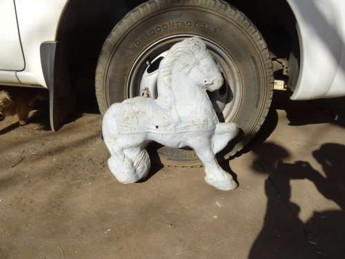 VINTAGE MOJO ENGLAND TINPLATE HORSE