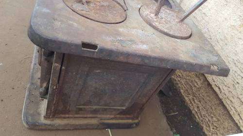 VINTAGE CAST IRON WELCOME DOVER STOVE FOR SPARES, REPAIR OR DISPLAY