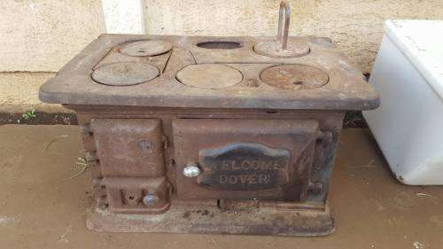 VINTAGE CAST IRON WELCOME DOVER STOVE FOR SPARES, REPAIR OR DISPLAY