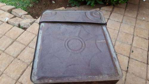 OLD LAUREL PARAFFIN TIN BOX