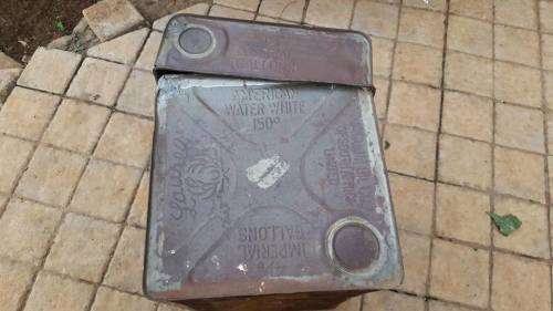 OLD LAUREL PARAFFIN TIN BOX