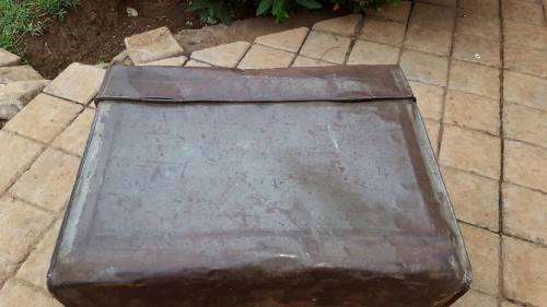 OLD LAUREL PARAFFIN TIN BOX
