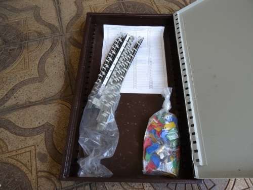 VINTAGE 152 KEY METAL WALL CASE UNUSED