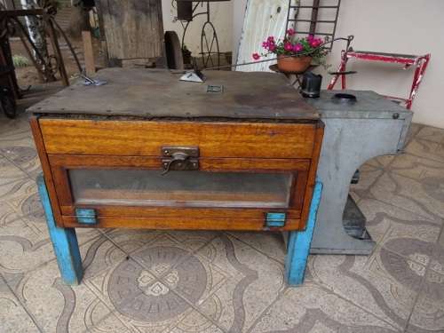 ANTIQUE CHICKEN/DUCK EGG SELF REGULATING PARAFFIN INCUBATOR