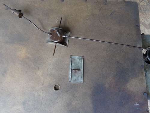ANTIQUE CHICKEN/DUCK EGG SELF REGULATING PARAFFIN INCUBATOR