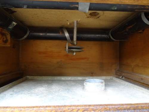 ANTIQUE CHICKEN/DUCK EGG SELF REGULATING PARAFFIN INCUBATOR