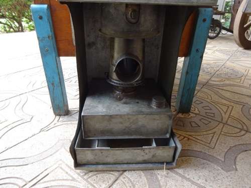 ANTIQUE CHICKEN/DUCK EGG SELF REGULATING PARAFFIN INCUBATOR