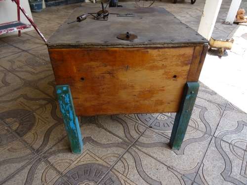 ANTIQUE CHICKEN/DUCK EGG SELF REGULATING PARAFFIN INCUBATOR
