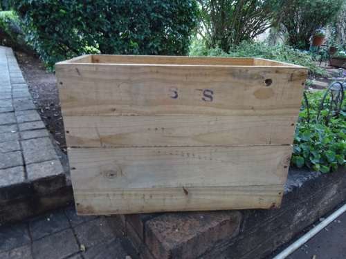 VINTAGE PEGASUS LAUREL PARAFFIN CRATE
