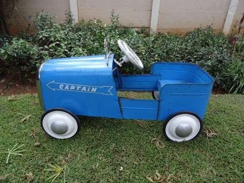 1950'S TRIANG CAPTAIN PEDAL CAR