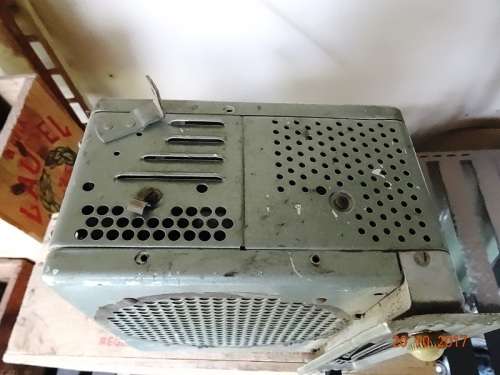 1940`S TUBE CAR RADIO WITH SPEAKER PROBABLY BUICK