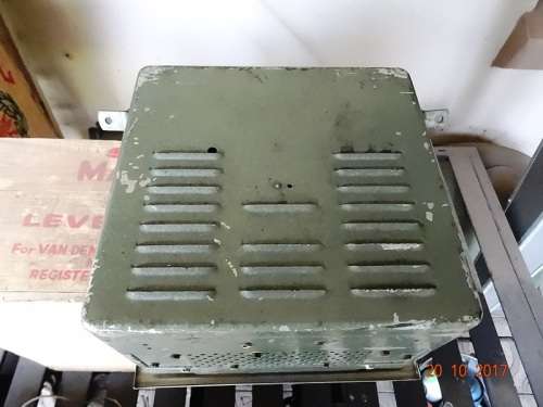 1940`S TUBE CAR RADIO WITH SPEAKER PROBABLY BUICK
