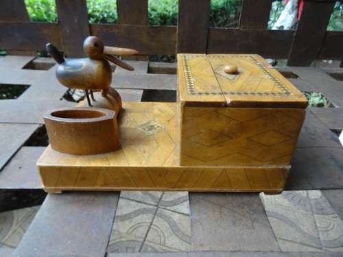 VINTAGE ITALIAN INLAYED BIRD CIGARETTE DISPENSER