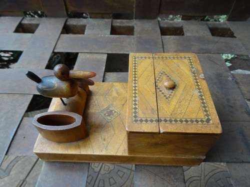 VINTAGE ITALIAN INLAYED BIRD CIGARETTE DISPENSER