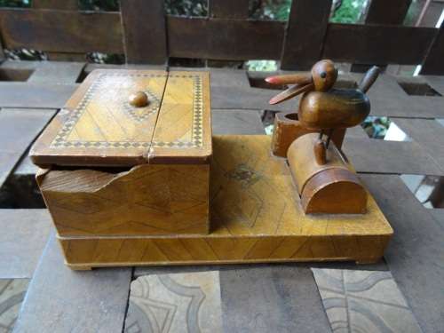 VINTAGE ITALIAN INLAYED BIRD CIGARETTE DISPENSER