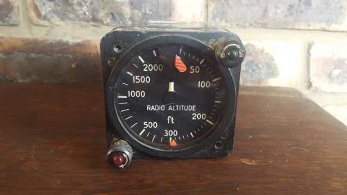 VINTAGE RADIO ALTITUDE METER