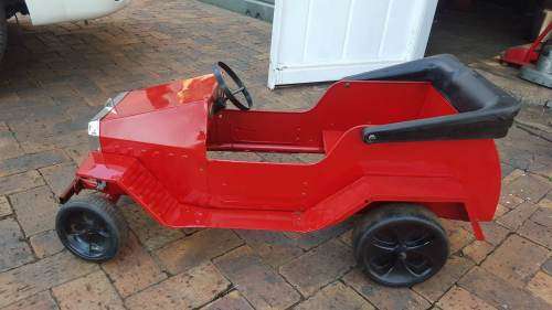 VINTAGE TINPLATE PEDAL CAR